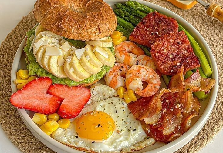 Dân văn phòng giảm cân: Nhịn bữa sáng hay bữa tối là lựa chọn thông minh?