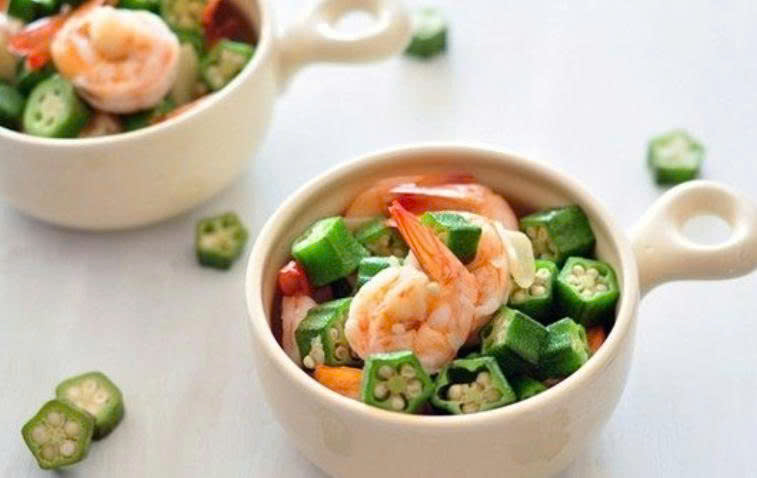 Đổi gió mâm cơm gia đình với món củ năng xào tôm