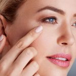 Cổ và vùng mắt – “điểm mù” trong chăm sóc da chống lão hóa