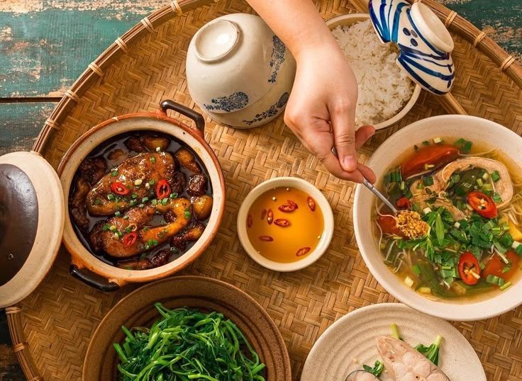 Cảm giác “thèm cơm” ngày lạnh bắt nguồn từ đâu?