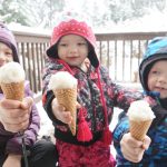 Ăn kem khi trời lạnh có gây cảm cúm?