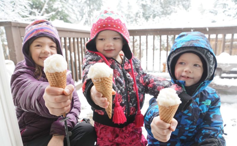 Ăn kem khi trời lạnh có gây cảm cúm?