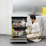 Tối ưu công suất máy rửa bát với quy tắc sắp xếp khay trên - khay dưới