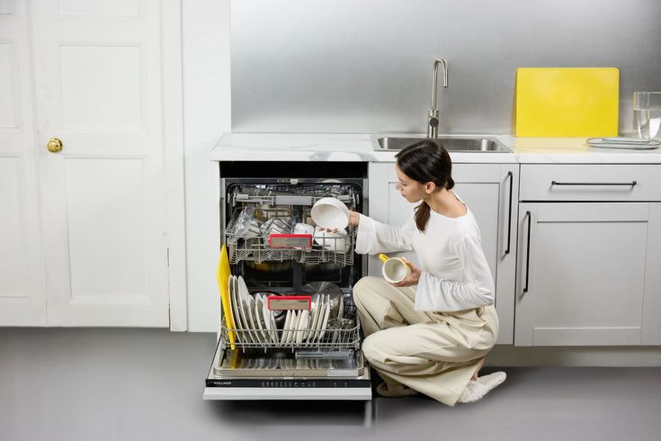 Tối ưu công suất máy rửa bát với quy tắc sắp xếp khay trên - khay dưới