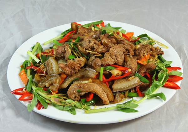 Cách làm heo rừng xào sả ớt thơm nồng, thịt săn ngọt không dai