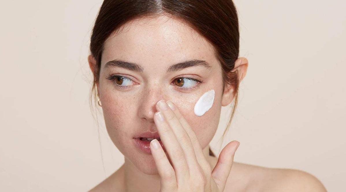 Chăm sóc da toàn diện: Đừng bỏ quên hai vùng dễ lão hóa này