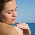 5 sản phẩm dưỡng da cần tránh khi thời tiết nắng nóng