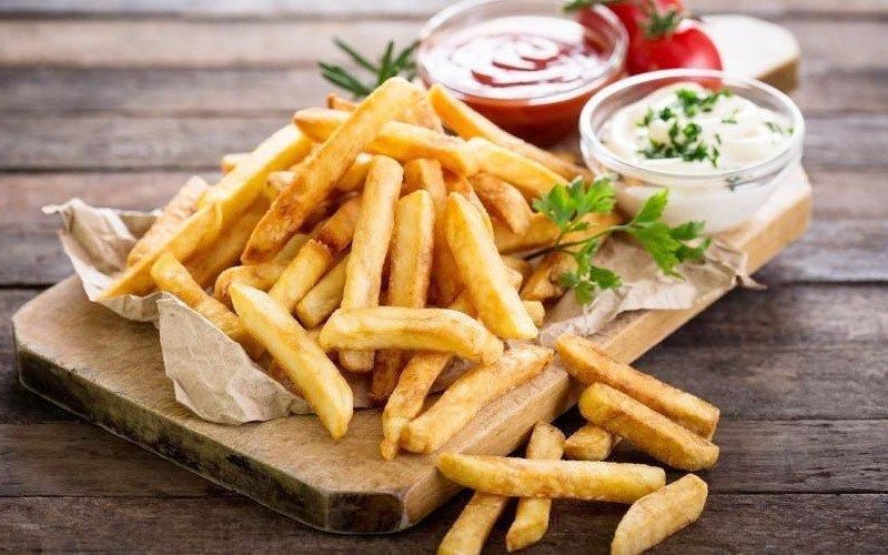 Làm khoai tây chiên tại nhà vẫn giòn tan như tiệm