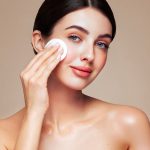 Giải pháp cho da dầu mùa nóng: Kiềm dầu đúng cách, giảm mụn rõ rệt