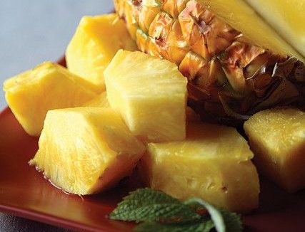 Ăn dứa lúc bụng rỗng có thực sự tốt? Chuyên gia giải đáp