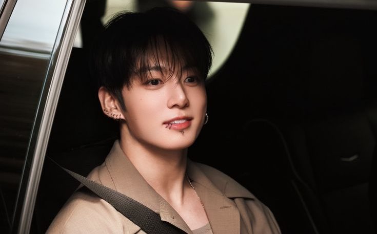 Jungkook (BTS) xin lỗi sau livestream gây tranh cãi