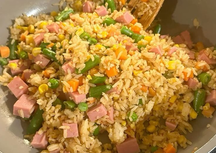 Vì sao cơm nguội rang luôn ngon hơn cơm nóng? Lý do không phải ai cũng biết