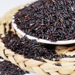 Vì sao gạo lứt giúp giảm cân nhưng không phải ai cũng nên ăn thường xuyên?