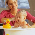 Những điều cần đặc biệt lưu ý khi tắm cho trẻ nhỏ