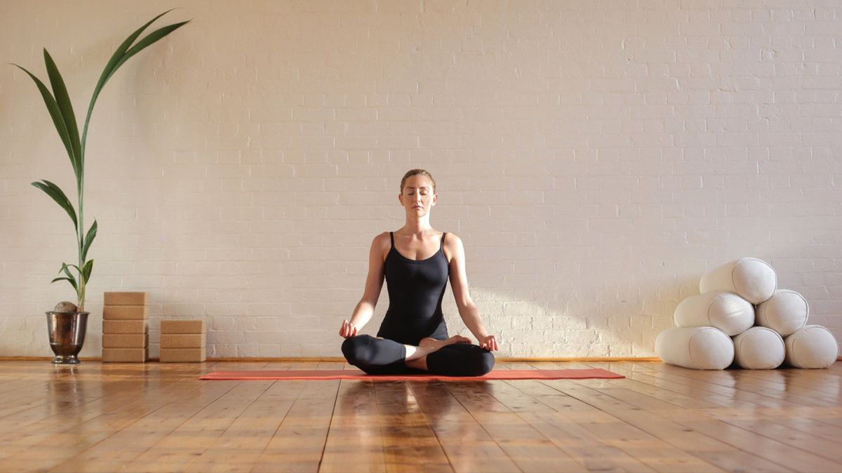 Yoga mùa hè: 8 động tác giúp hạ nhiệt và giảm mệt mỏi