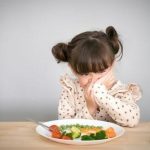 Trẻ biếng ăn khi mọc răng: Dấu hiệu thường gặp và cách chăm sóc đúng