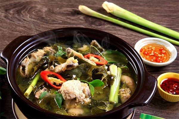 Cách nấu lẩu gà lá é thơm ngon chuẩn vị ngay tại nhà