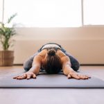 Sau sinh, tập thế nào để vòng một không chảy xệ?